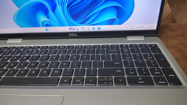 DELL PRECISION 3561 I7 11TH GEN 4GB NVIDIA GRAPHICS 32GB RAM 1TB SATA HDD 256GB SSD 15INCH SCREEN - Image 9