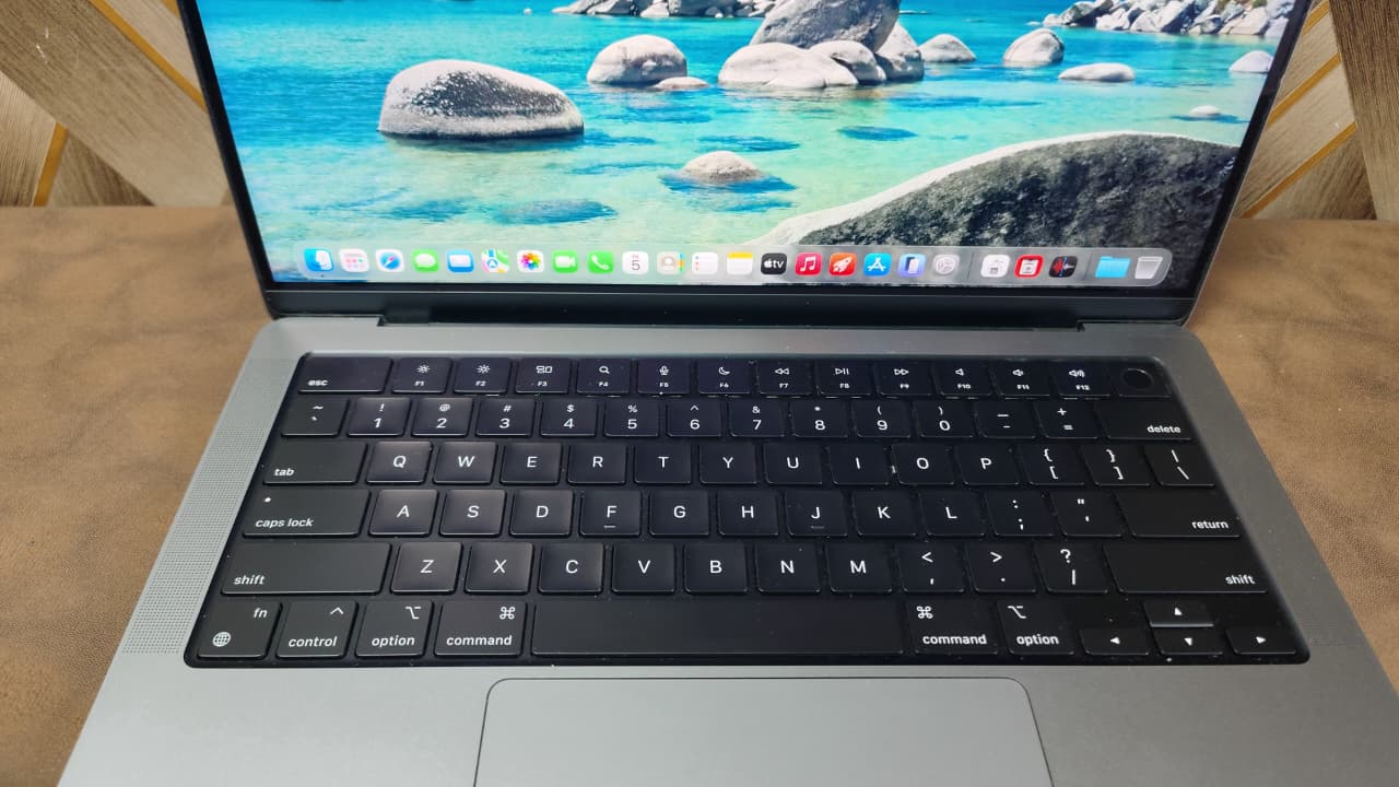 APPLE MACBOOK PRO A2442 M1 PRO PROCESSOR 16GB RAM 512GB SSD 14INCH SCREEN - Image 9