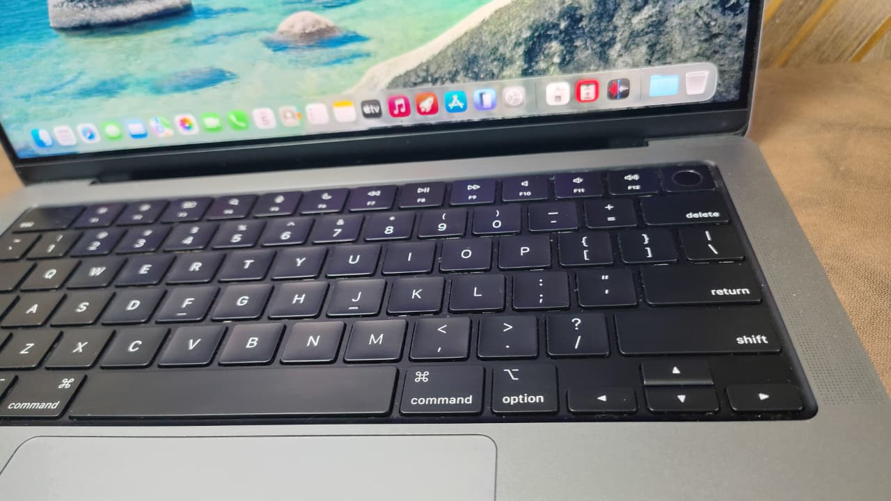 APPLE MACBOOK PRO A2442 M1 PRO PROCESSOR 16GB RAM 512GB SSD 14INCH SCREEN - Image 8