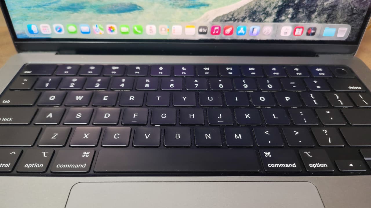 APPLE MACBOOK PRO A2442 M1 PRO PROCESSOR 16GB RAM 512GB SSD 14INCH SCREEN - Image 7