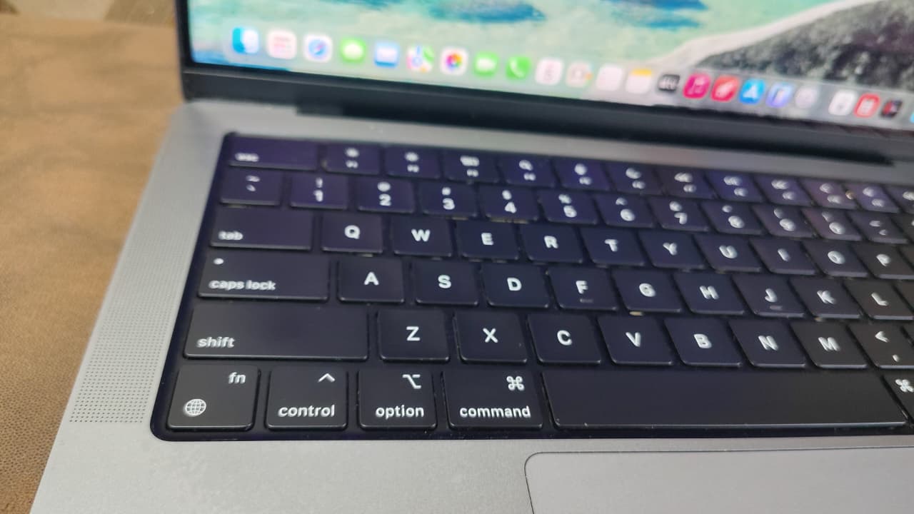 APPLE MACBOOK PRO A2442 M1 PRO PROCESSOR 16GB RAM 512GB SSD 14INCH SCREEN - Image 6