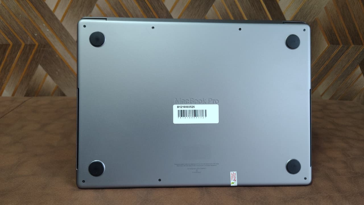 APPLE MACBOOK PRO A2442 M1 PRO PROCESSOR 16GB RAM 512GB SSD 14INCH SCREEN - Image 2