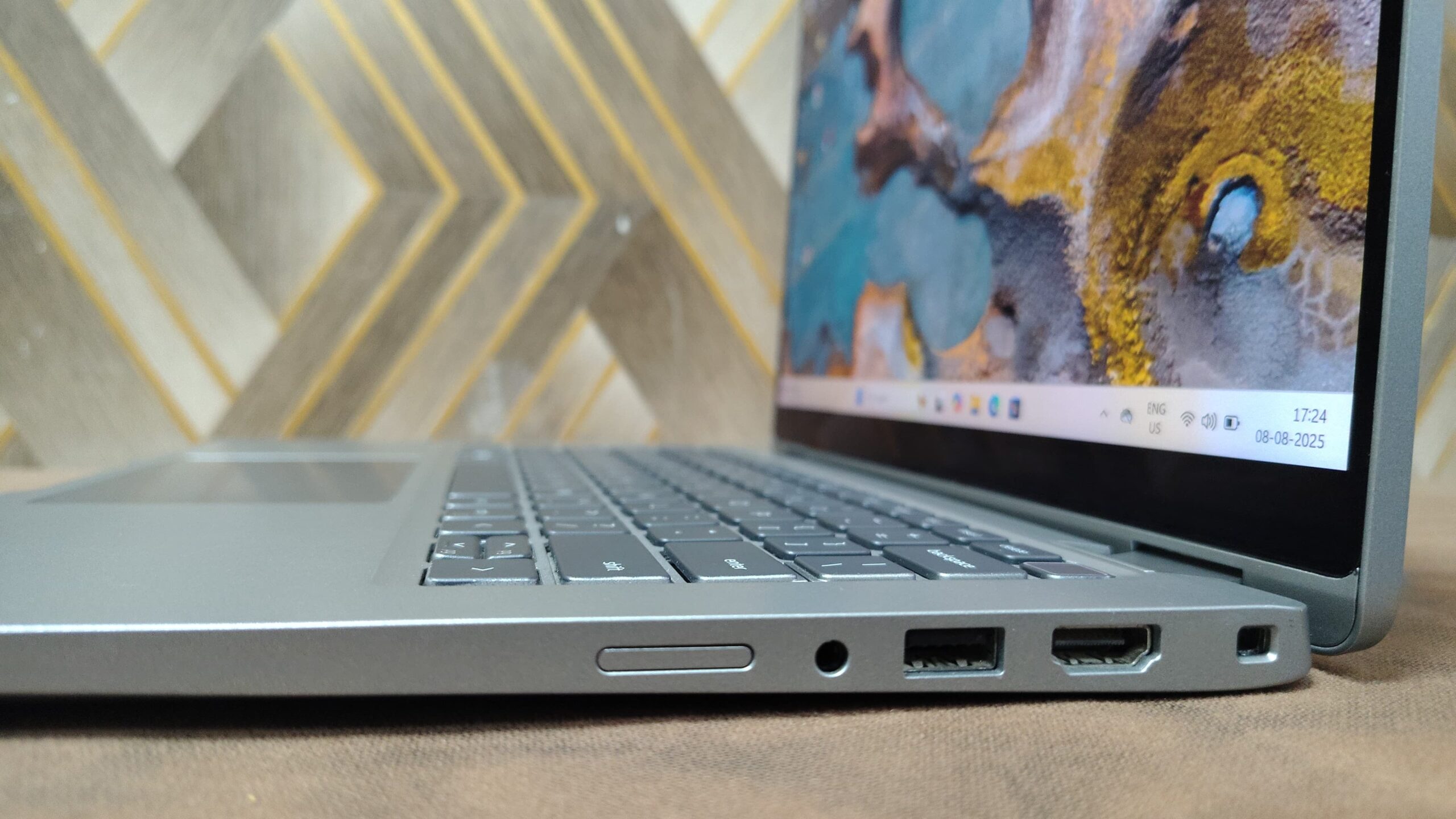 DELL LATITUDE 5330 I5 12TH GENERATION 16GB RAM 512GB SSD 13.3INCH ROTATABLE TOUCH SCREEN - Image 4