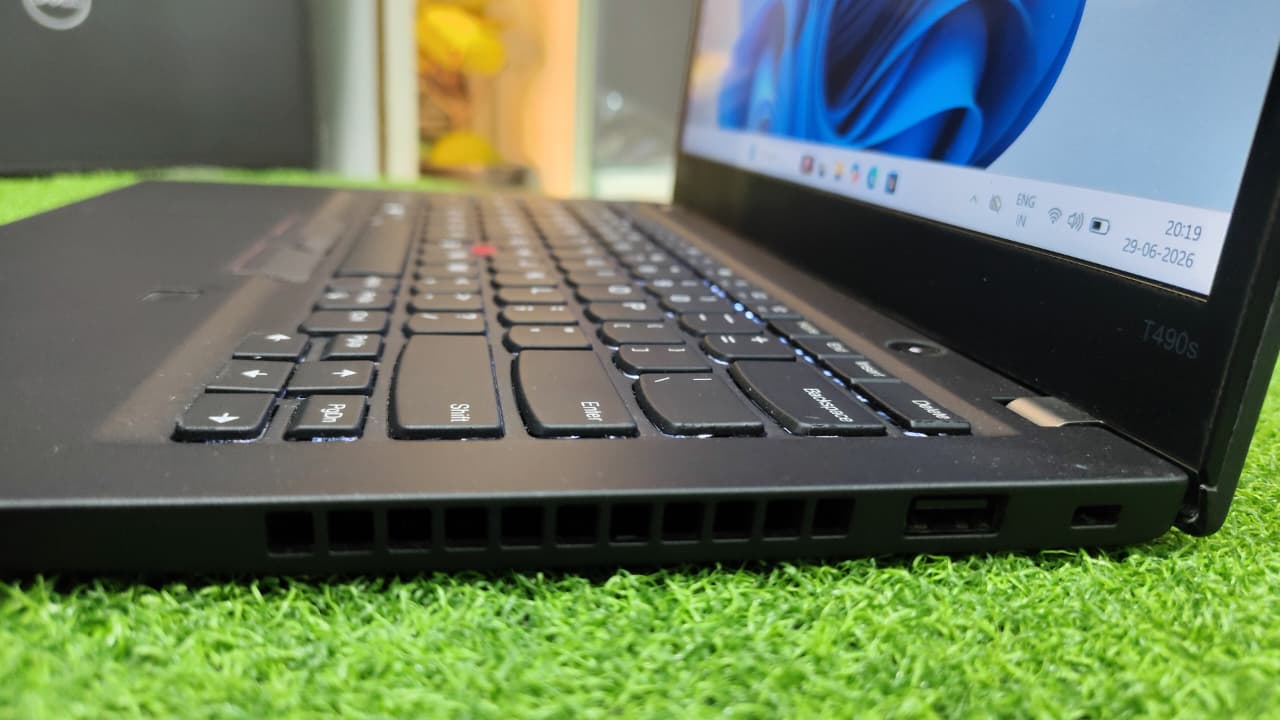 LENOVO THINKPAD T490s I7 8TH GENERATION 16GB RAM 256GB SSD 14INCH SCREEN - Image 4
