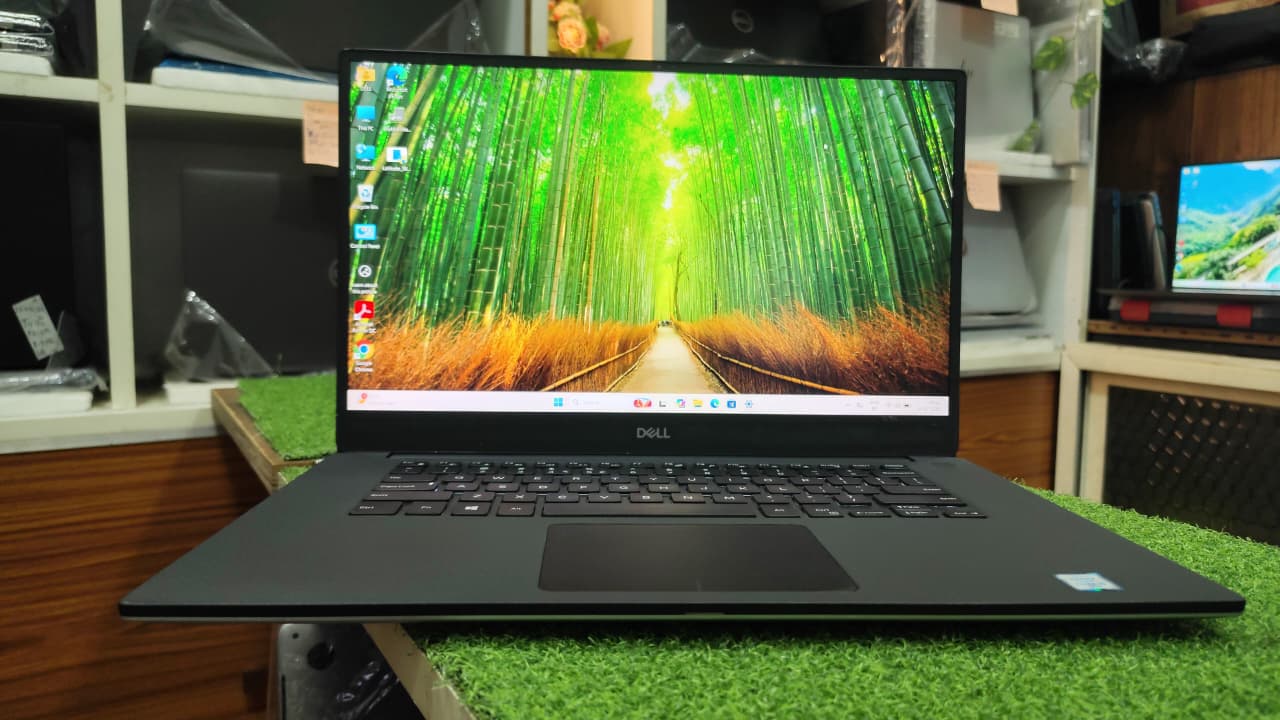 DELL PRECISION 5540 I9 9TH GENERATION 32GB RAM 512GB SSD 4GB NVIDIA GRAPHICS 15.6INCH SCREEN