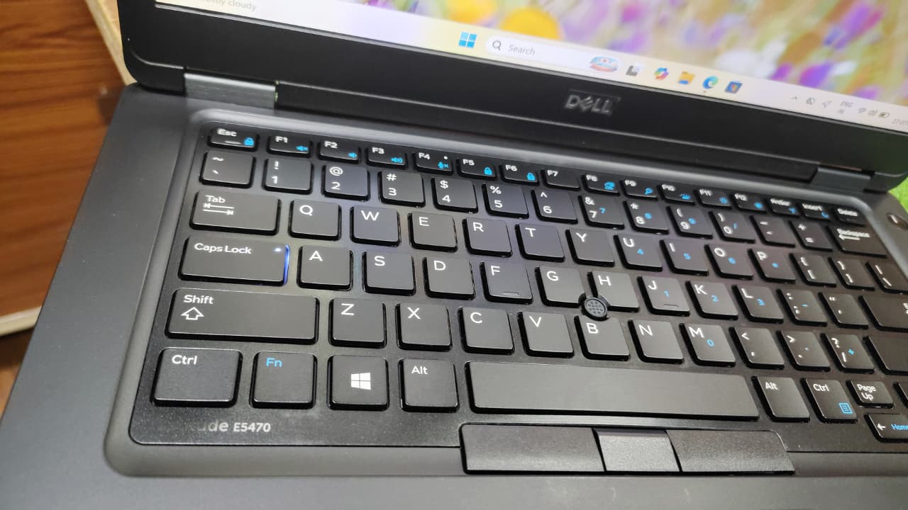 DELL LATITUDE 5490 I5 8TH GENERATION 8GB RAM 256GB SSD 14.1INCH SCREEN - Image 7