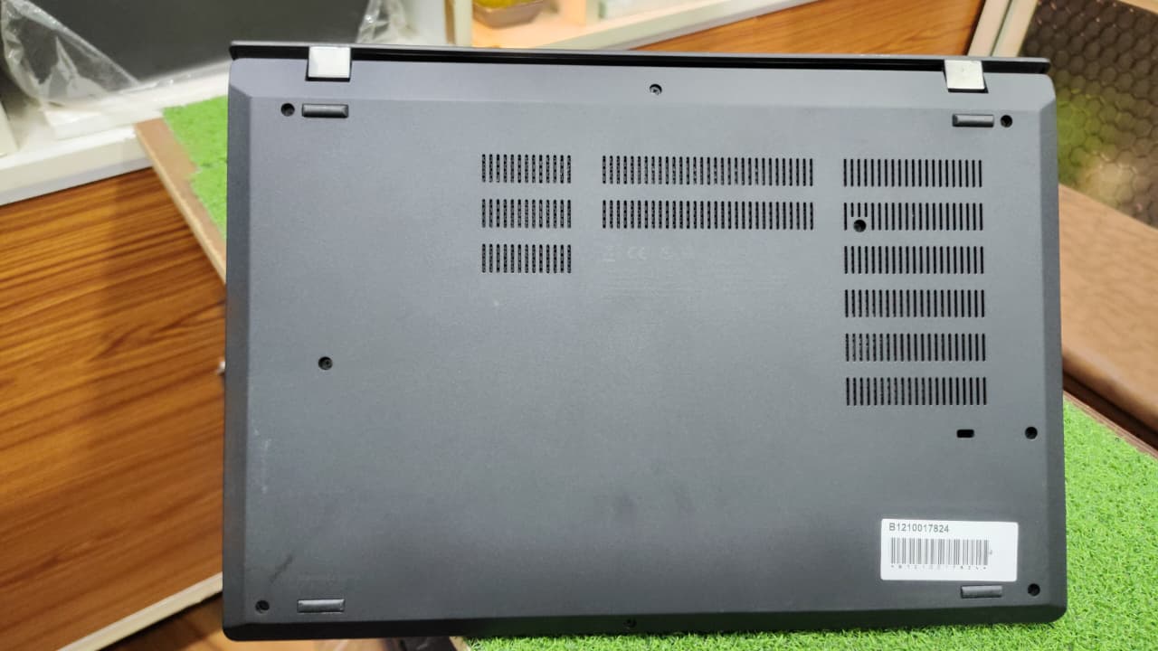 LENOVO THINKPAD P15v I7 10TH GENERATION 32GB RAM 512GB SSD 4GB NVIDIA GRAPHICS 15.6INCH SCREEN - Image 2