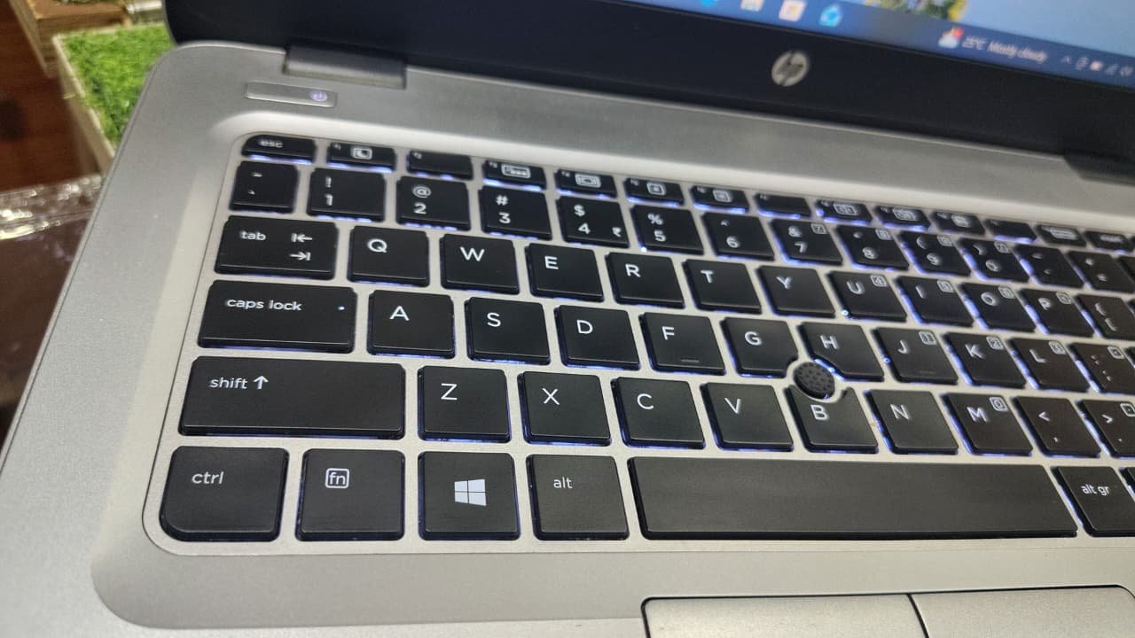 HP ELITEBOOK 745 G4 AMD PRO A10 6TH GENERATION 8GB RAM 256GB SSD 14.1INCH SCREEN - Image 5