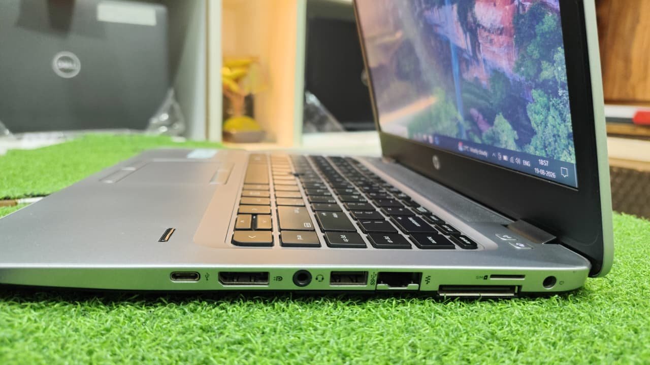 HP ELITEBOOK 745 G4 AMD PRO A10 6TH GENERATION 8GB RAM 256GB SSD 14.1INCH SCREEN - Image 2